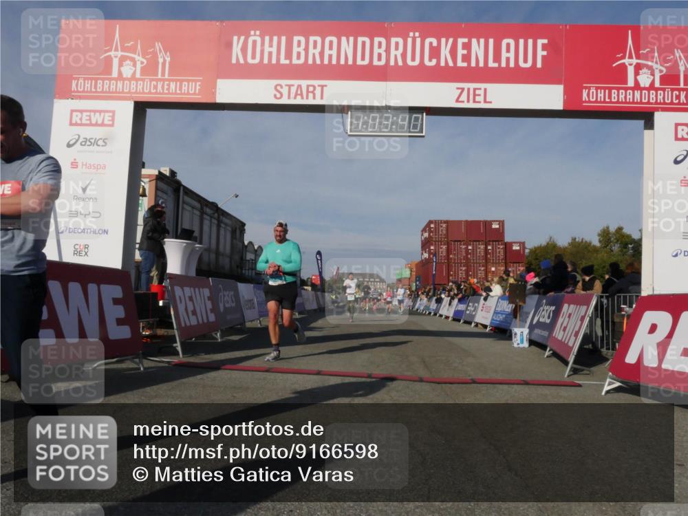 03.10.2025 - Köhlbrandbrückenlauf Matties Gatica Varas http://msf.ph/oto/9166598 03.10.2025 10:03:42 Ziel 1326, 1351, 1353, 2767, 3073, 3235, 3245, 3251, 3344, 3708, 3710, 3825 meine-sportfotos.de