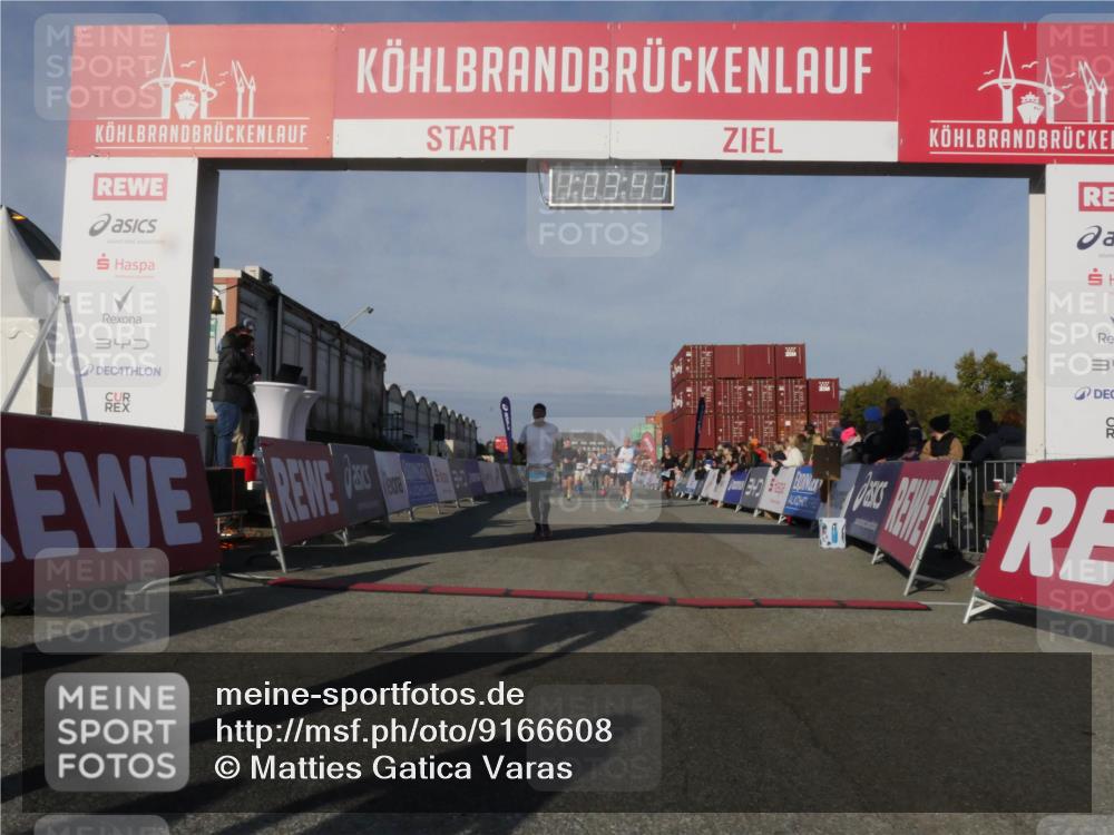 03.10.2025 - Köhlbrandbrückenlauf Matties Gatica Varas http://msf.ph/oto/9166608 03.10.2025 10:03:45 Ziel 1309, 1351, 1353, 2767, 3073, 3235, 3245, 3251, 3344, 3659, 3708, 3710, 3804, 3825 meine-sportfotos.de