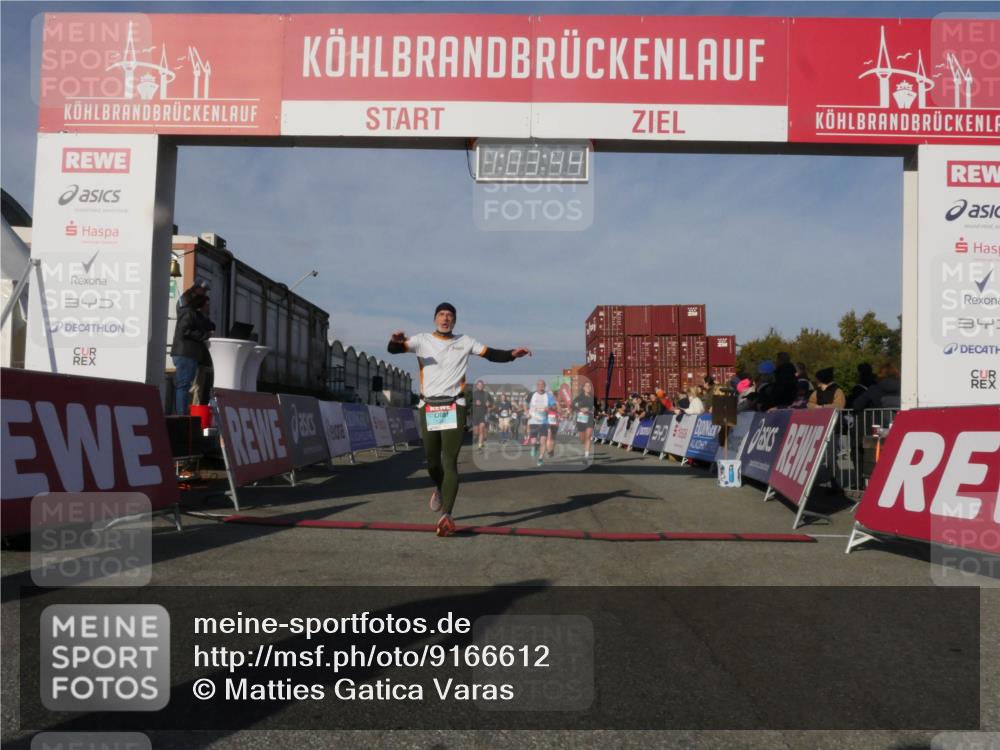 03.10.2025 - Köhlbrandbrückenlauf Matties Gatica Varas http://msf.ph/oto/9166612 03.10.2025 10:03:46 Ziel 1216, 1309, 1351, 1353, 2767, 3073, 3235, 3245, 3251, 3344, 3659, 3708, 3710, 3804, 3825 meine-sportfotos.de