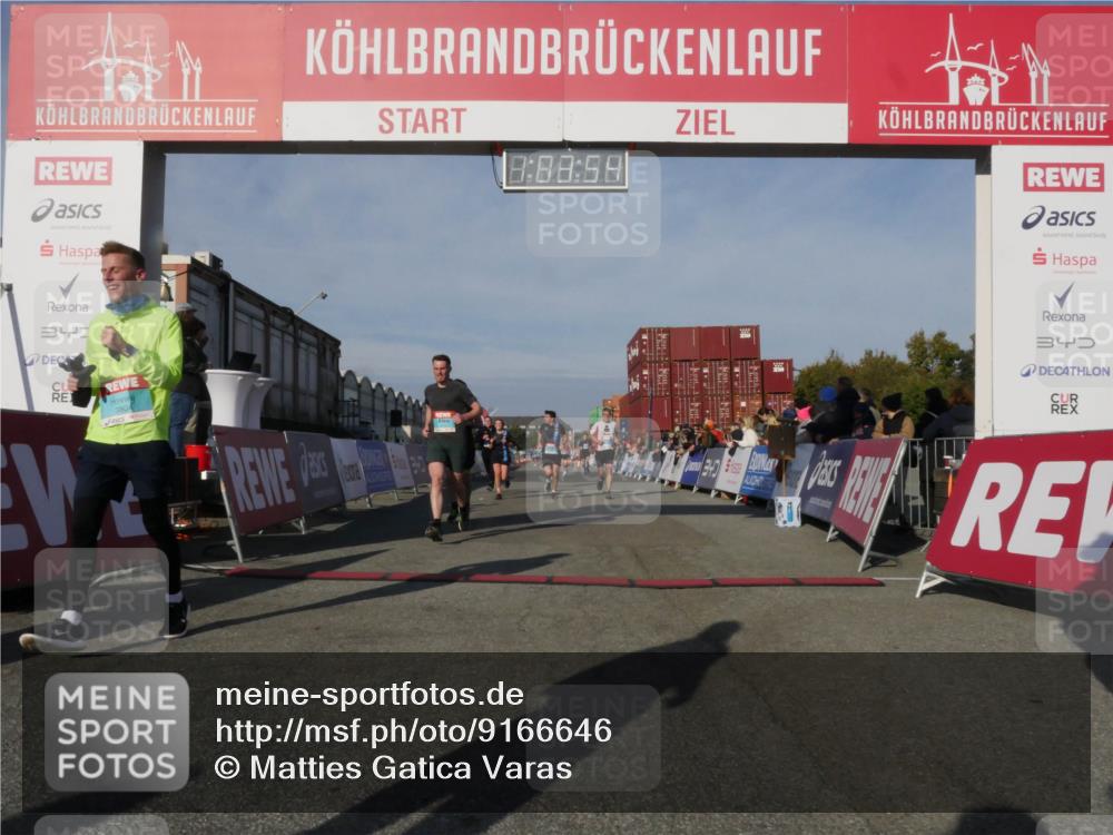 03.10.2025 - Köhlbrandbrückenlauf Matties Gatica Varas http://msf.ph/oto/9166646 03.10.2025 10:03:56 Ziel 1039, 1216, 1309, 3138, 3236, 3462, 3465, 3659, 3821 meine-sportfotos.de