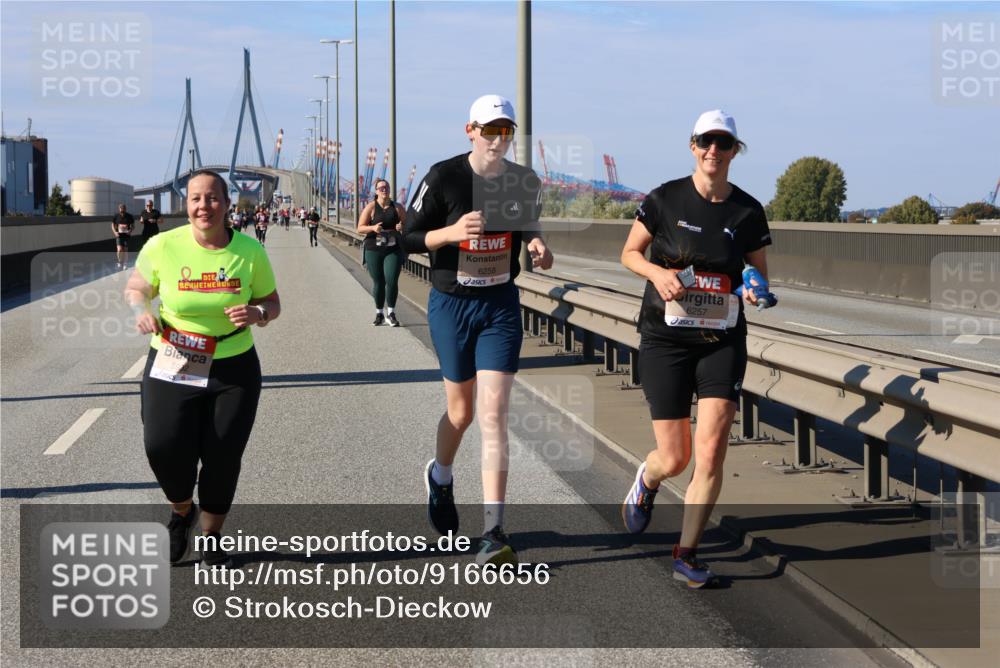 03.10.2025 - Köhlbrandbrückenlauf Strokosch-Dieckow http://msf.ph/oto/9166656 03.10.2025 13:21:09 Position 3 6258, 6257 meine-sportfotos.de