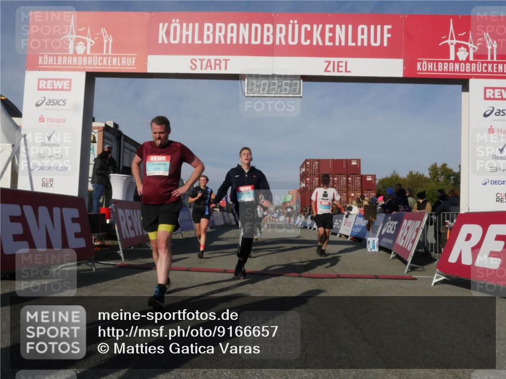 03.10.2025 - Köhlbrandbrückenlauf Matties Gatica Varas http://msf.ph/oto/9166657 03.10.2025 10:03:59 Ziel 1039, 3138, 3236, 3462, 3465, 3821 meine-sportfotos.de