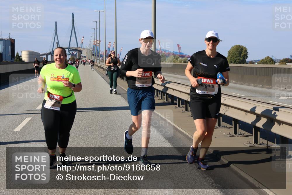 03.10.2025 - Köhlbrandbrückenlauf Strokosch-Dieckow http://msf.ph/oto/9166658 03.10.2025 13:21:10 Position 3 6258, 6257 meine-sportfotos.de