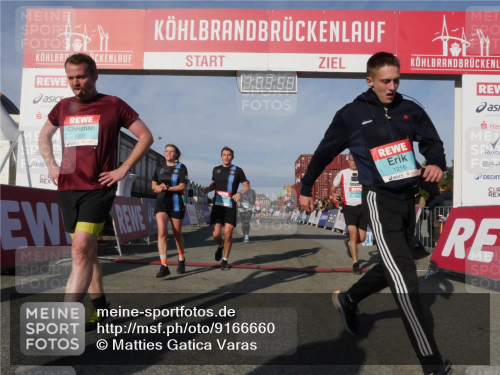03.10.2025 - Köhlbrandbrückenlauf Matties Gatica Varas http://msf.ph/oto/9166660 03.10.2025 10:03:59 Ziel 1039, 3138, 3236, 3462, 3465, 3821 meine-sportfotos.de