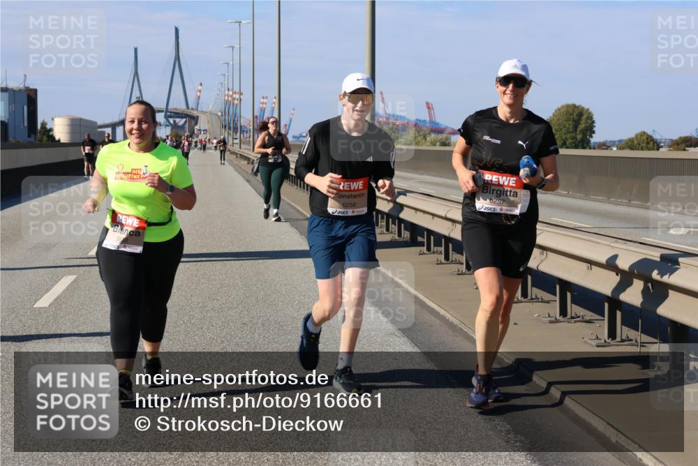 03.10.2025 - Köhlbrandbrückenlauf Strokosch-Dieckow http://msf.ph/oto/9166661 03.10.2025 13:21:10 Position 3 5932, 6258, 6257 meine-sportfotos.de