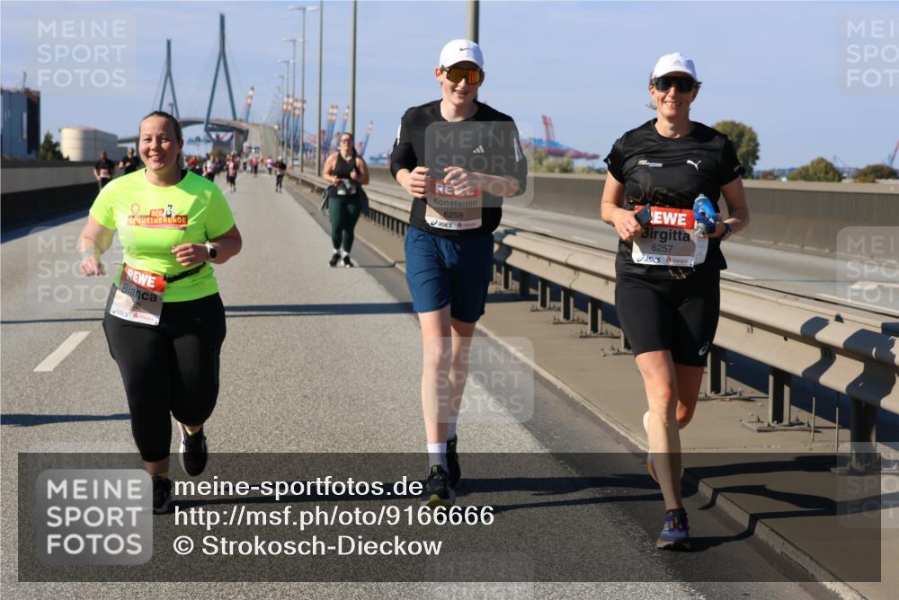 03.10.2025 - Köhlbrandbrückenlauf Strokosch-Dieckow http://msf.ph/oto/9166666 03.10.2025 13:21:10 Position 3 6258, 6257, 5932 meine-sportfotos.de