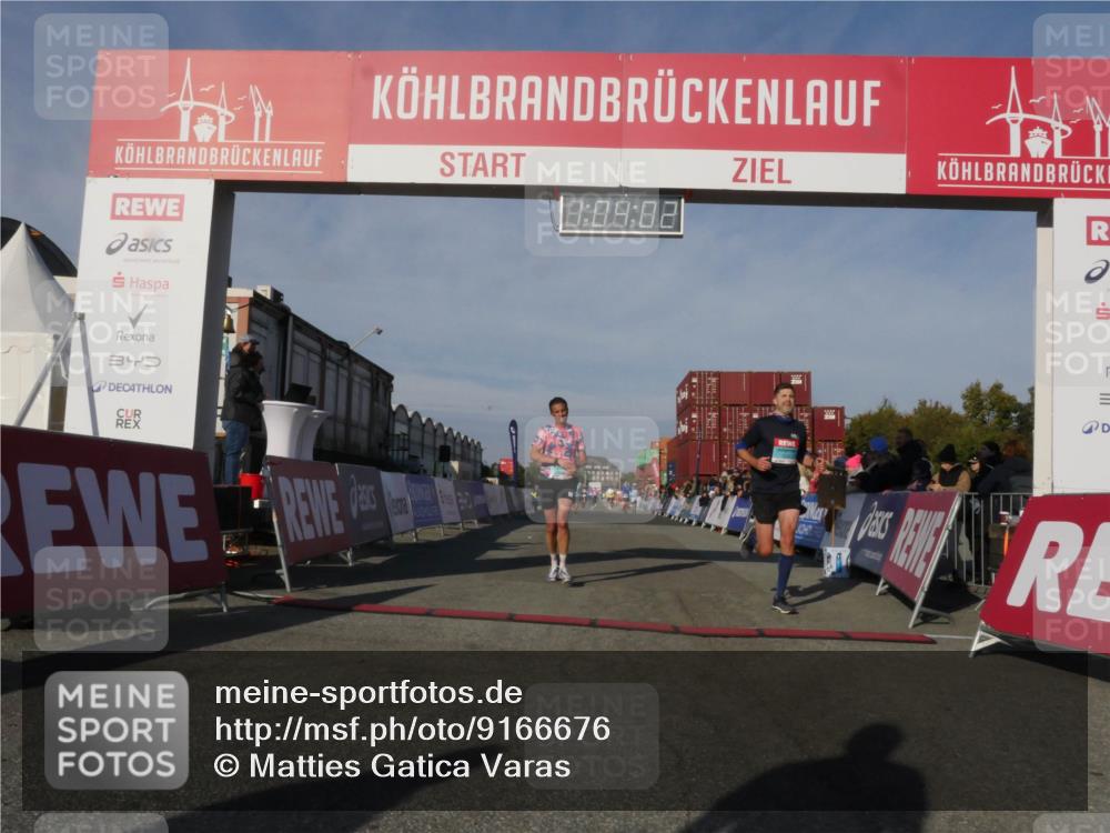 03.10.2025 - Köhlbrandbrückenlauf Matties Gatica Varas http://msf.ph/oto/9166676 03.10.2025 10:04:04 Ziel 1039, 1141, 3138 meine-sportfotos.de