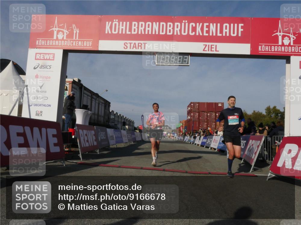 03.10.2025 - Köhlbrandbrückenlauf Matties Gatica Varas http://msf.ph/oto/9166678 03.10.2025 10:04:05 Ziel 1039, 1141, 1543, 2732 meine-sportfotos.de