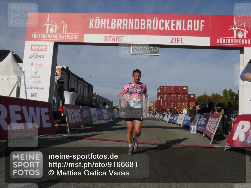 03.10.2025 - Köhlbrandbrückenlauf Matties Gatica Varas http://msf.ph/oto/9166681 03.10.2025 10:04:06 Ziel 1141, 1543, 2732, 2798 meine-sportfotos.de