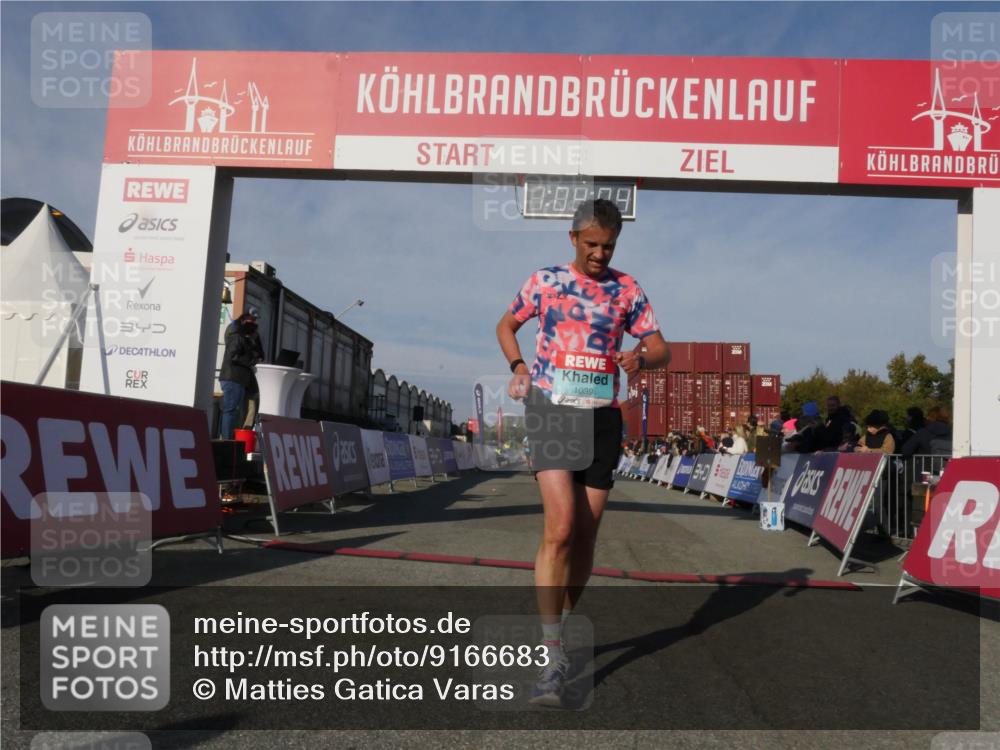 03.10.2025 - Köhlbrandbrückenlauf Matties Gatica Varas http://msf.ph/oto/9166683 03.10.2025 10:04:06 Ziel 1141, 1543, 2732, 2798 meine-sportfotos.de