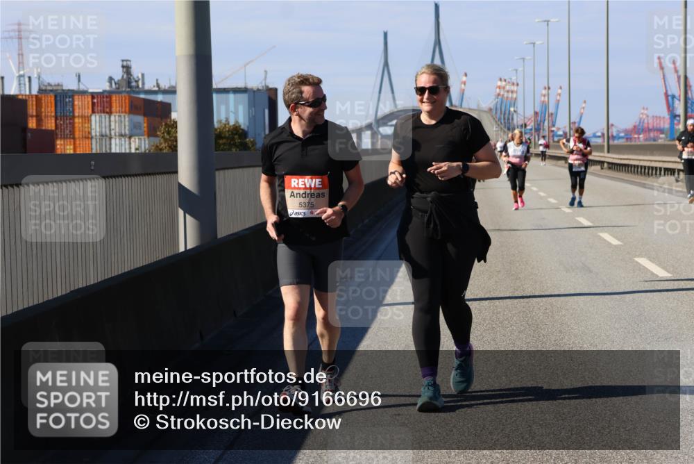 03.10.2025 - Köhlbrandbrückenlauf Strokosch-Dieckow http://msf.ph/oto/9166696 03.10.2025 13:21:32 Position 3 5375 meine-sportfotos.de