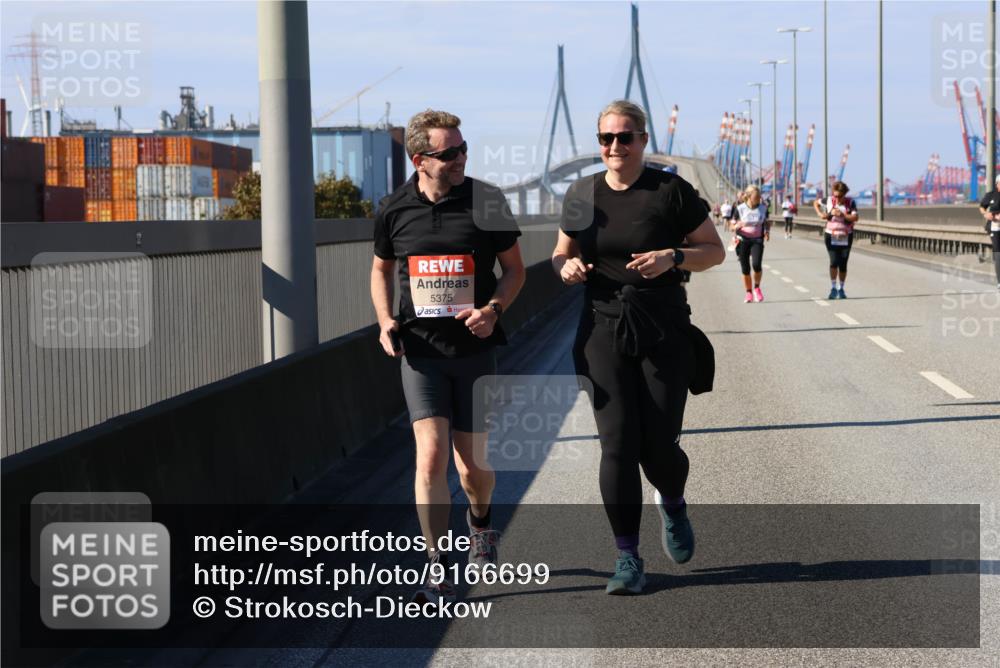 03.10.2025 - Köhlbrandbrückenlauf Strokosch-Dieckow http://msf.ph/oto/9166699 03.10.2025 13:21:32 Position 3 5375 meine-sportfotos.de