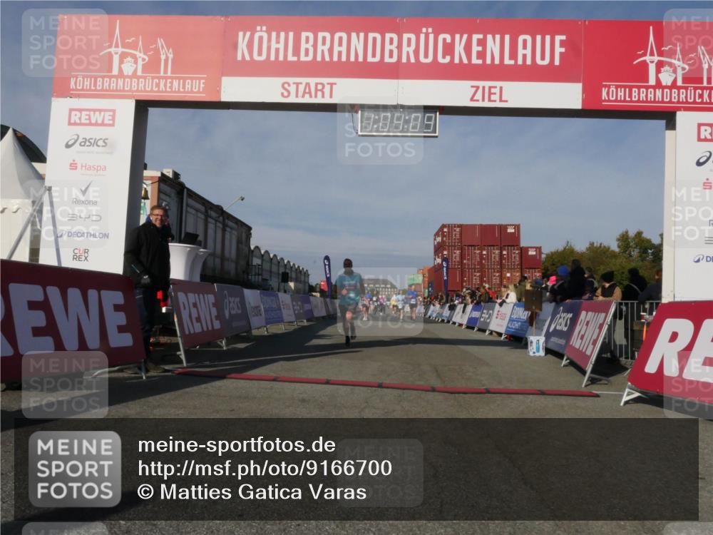 03.10.2025 - Köhlbrandbrückenlauf Matties Gatica Varas http://msf.ph/oto/9166700 03.10.2025 10:04:11 Ziel 1141, 1543, 1702, 2732, 2791, 2798, 3766 meine-sportfotos.de