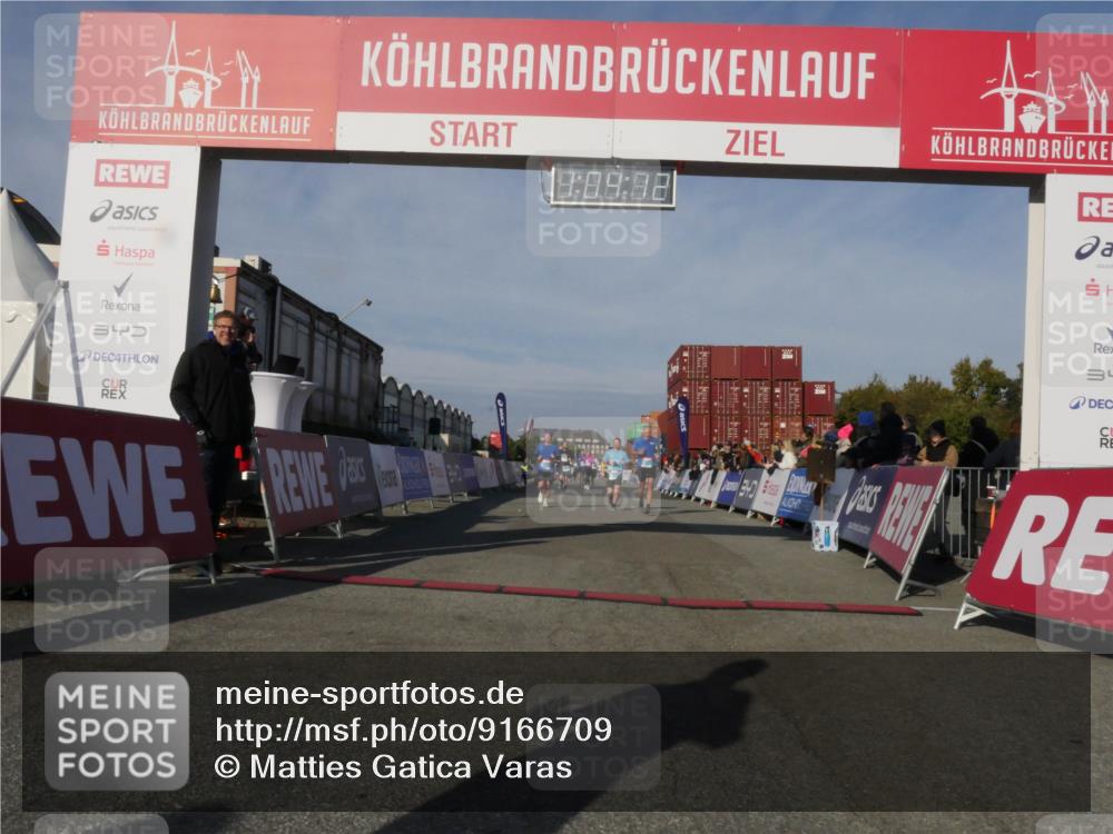 03.10.2025 - Köhlbrandbrückenlauf Matties Gatica Varas http://msf.ph/oto/9166709 03.10.2025 10:04:14 Ziel 1056, 1245, 1533, 1543, 1702, 2732, 2791, 2798, 3067, 3766, 3830 meine-sportfotos.de