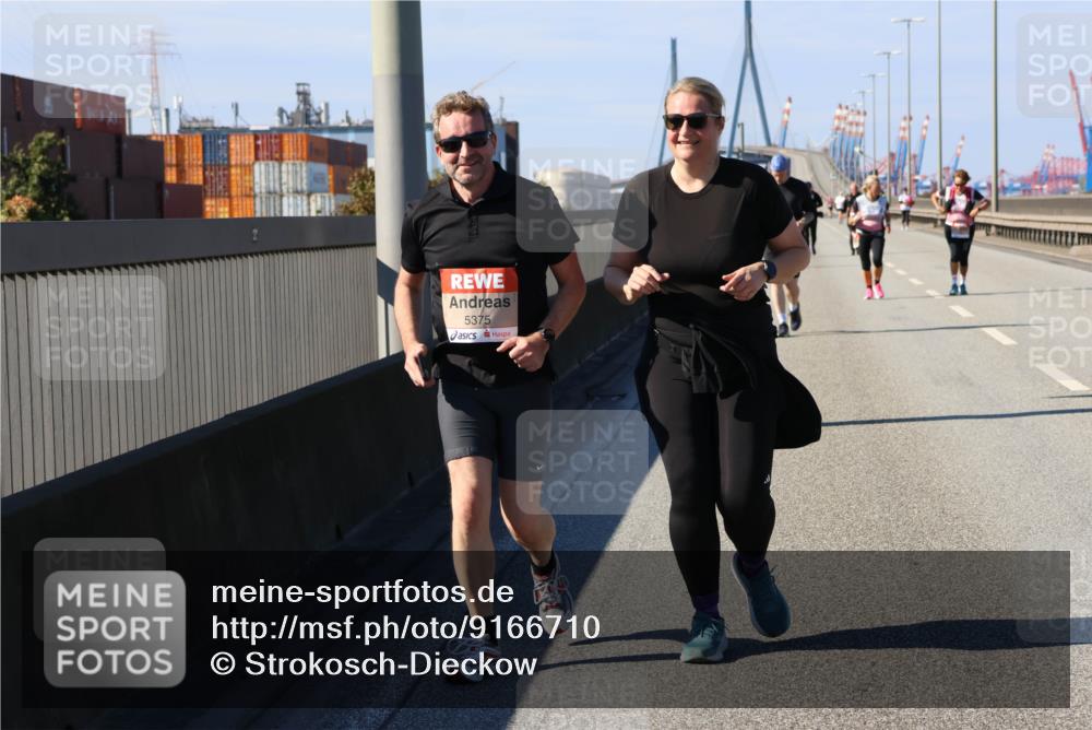 03.10.2025 - Köhlbrandbrückenlauf Strokosch-Dieckow http://msf.ph/oto/9166710 03.10.2025 13:21:33 Position 3 5375 meine-sportfotos.de