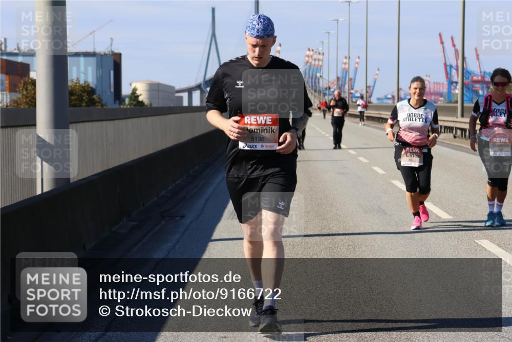 03.10.2025 - Köhlbrandbrückenlauf Strokosch-Dieckow http://msf.ph/oto/9166722 03.10.2025 13:21:42 Position 3 5136, 6550, 5445 meine-sportfotos.de