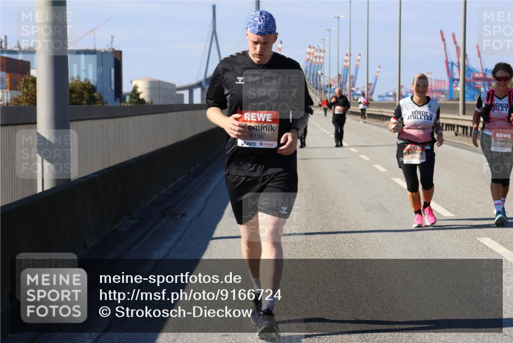 03.10.2025 - Köhlbrandbrückenlauf Strokosch-Dieckow http://msf.ph/oto/9166724 03.10.2025 13:21:42 Position 3 5136, 6550, 5445 meine-sportfotos.de