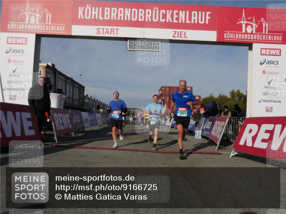 03.10.2025 - Köhlbrandbrückenlauf Matties Gatica Varas http://msf.ph/oto/9166725 03.10.2025 10:04:17 Ziel 1056, 1245, 1370, 1533, 1543, 1702, 2323, 2732, 2791, 2798, 3067, 3766, 3830 meine-sportfotos.de