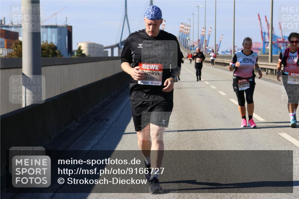 03.10.2025 - Köhlbrandbrückenlauf Strokosch-Dieckow http://msf.ph/oto/9166727 03.10.2025 13:21:42 Position 3 5136, 6560, 5445 meine-sportfotos.de
