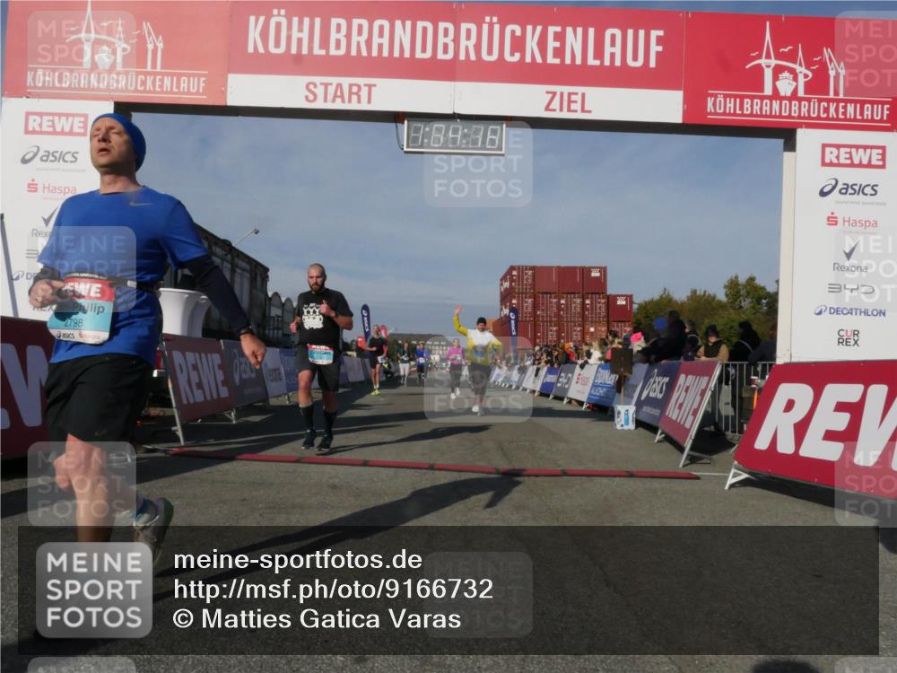 03.10.2025 - Köhlbrandbrückenlauf Matties Gatica Varas http://msf.ph/oto/9166732 03.10.2025 10:04:19 Ziel 1056, 1245, 1370, 1533, 1702, 2323, 2791, 3067, 3766, 3830 meine-sportfotos.de