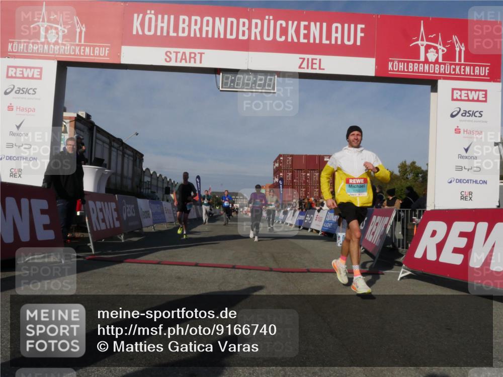 03.10.2025 - Köhlbrandbrückenlauf Matties Gatica Varas http://msf.ph/oto/9166740 03.10.2025 10:04:22 Ziel 1056, 1177, 1245, 1370, 1533, 2323, 3067, 3766, 3830 meine-sportfotos.de