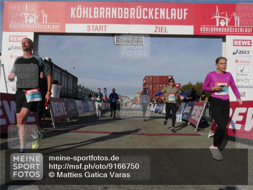03.10.2025 - Köhlbrandbrückenlauf Matties Gatica Varas http://msf.ph/oto/9166750 03.10.2025 10:04:25 Ziel 1177, 1245, 1370, 1533, 2323, 3067, 3301, 3379, 3516, 3791, 3830 meine-sportfotos.de
