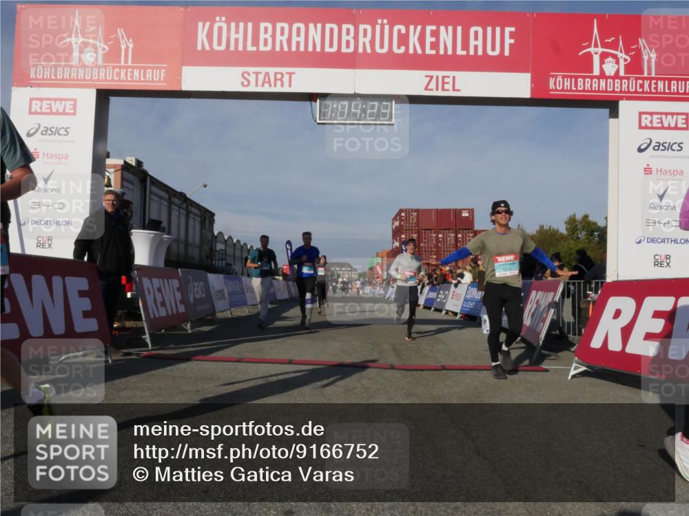03.10.2025 - Köhlbrandbrückenlauf Matties Gatica Varas http://msf.ph/oto/9166752 03.10.2025 10:04:25 Ziel 1177, 1245, 1370, 1533, 2323, 3067, 3301, 3379, 3516, 3791, 3830 meine-sportfotos.de