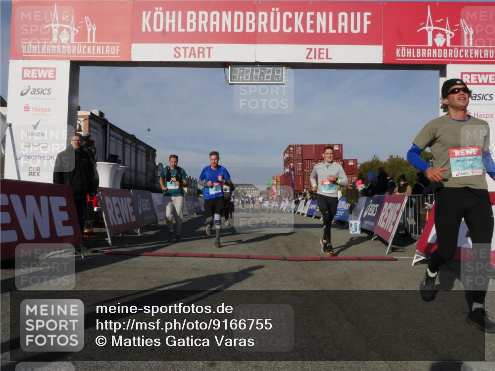 03.10.2025 - Köhlbrandbrückenlauf Matties Gatica Varas http://msf.ph/oto/9166755 03.10.2025 10:04:26 Ziel 1080, 1177, 1370, 1533, 2323, 3067, 3301, 3379, 3516, 3791, 3830 meine-sportfotos.de