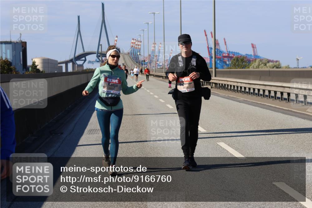 03.10.2025 - Köhlbrandbrückenlauf Strokosch-Dieckow http://msf.ph/oto/9166760 03.10.2025 13:21:58 Position 3 5635, 5636 meine-sportfotos.de