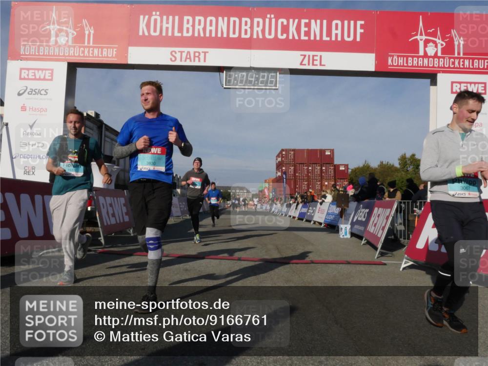 03.10.2025 - Köhlbrandbrückenlauf Matties Gatica Varas http://msf.ph/oto/9166761 03.10.2025 10:04:27 Ziel 1080, 1177, 1370, 2323, 3301, 3379, 3516, 3791 meine-sportfotos.de