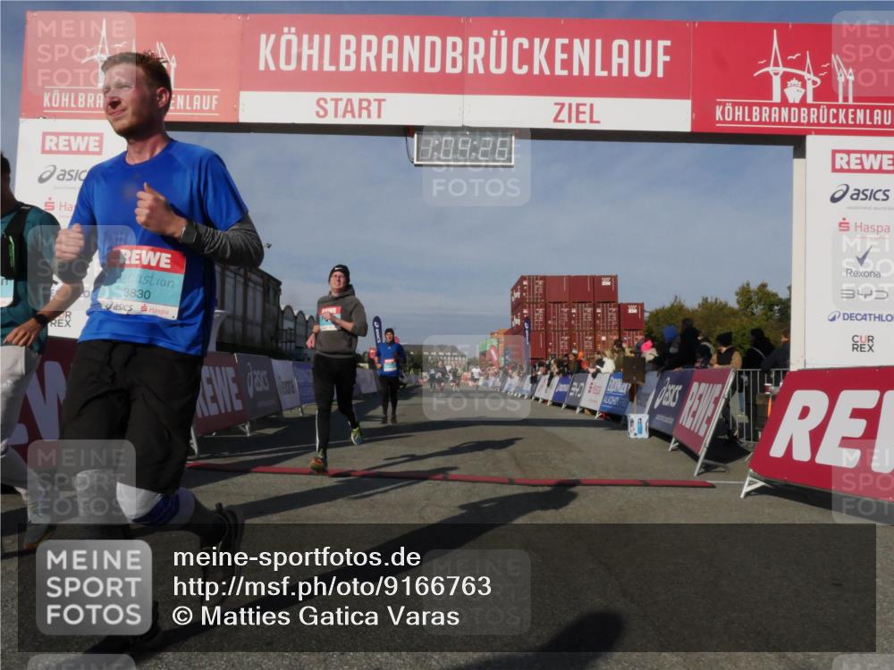 03.10.2025 - Köhlbrandbrückenlauf Matties Gatica Varas http://msf.ph/oto/9166763 03.10.2025 10:04:28 Ziel 1080, 1177, 1370, 2323, 3301, 3379, 3516, 3791 meine-sportfotos.de