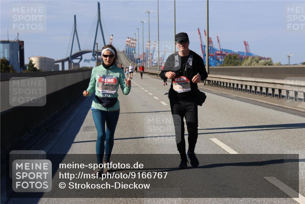 03.10.2025 - Köhlbrandbrückenlauf Strokosch-Dieckow http://msf.ph/oto/9166767 03.10.2025 13:21:58 Position 3 5635, 5636 meine-sportfotos.de