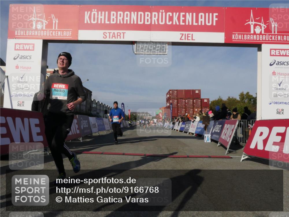03.10.2025 - Köhlbrandbrückenlauf Matties Gatica Varas http://msf.ph/oto/9166768 03.10.2025 10:04:29 Ziel 1080, 1177, 1370, 2029, 3301, 3379, 3516, 3791 meine-sportfotos.de