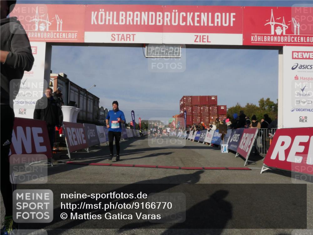 03.10.2025 - Köhlbrandbrückenlauf Matties Gatica Varas http://msf.ph/oto/9166770 03.10.2025 10:04:29 Ziel 1080, 1177, 1370, 2029, 3301, 3379, 3516, 3791 meine-sportfotos.de