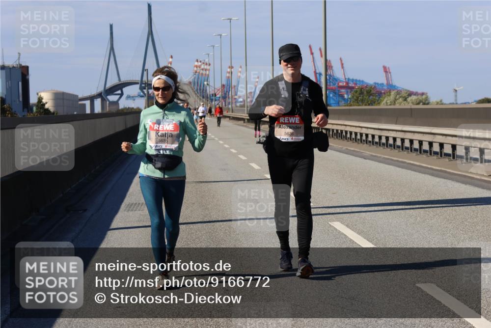 03.10.2025 - Köhlbrandbrückenlauf Strokosch-Dieckow http://msf.ph/oto/9166772 03.10.2025 13:21:58 Position 3 5635, 5636 meine-sportfotos.de