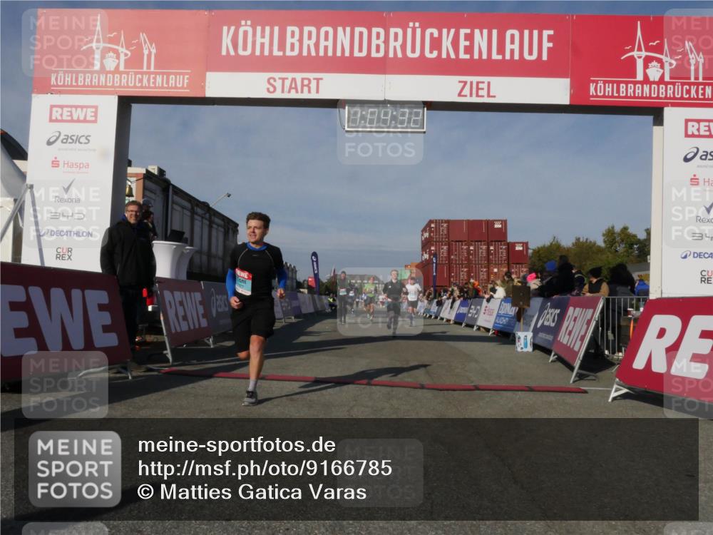03.10.2025 - Köhlbrandbrückenlauf Matties Gatica Varas http://msf.ph/oto/9166785 03.10.2025 10:04:34 Ziel 1025, 1080, 2029, 3301, 3379, 3516, 3791 meine-sportfotos.de