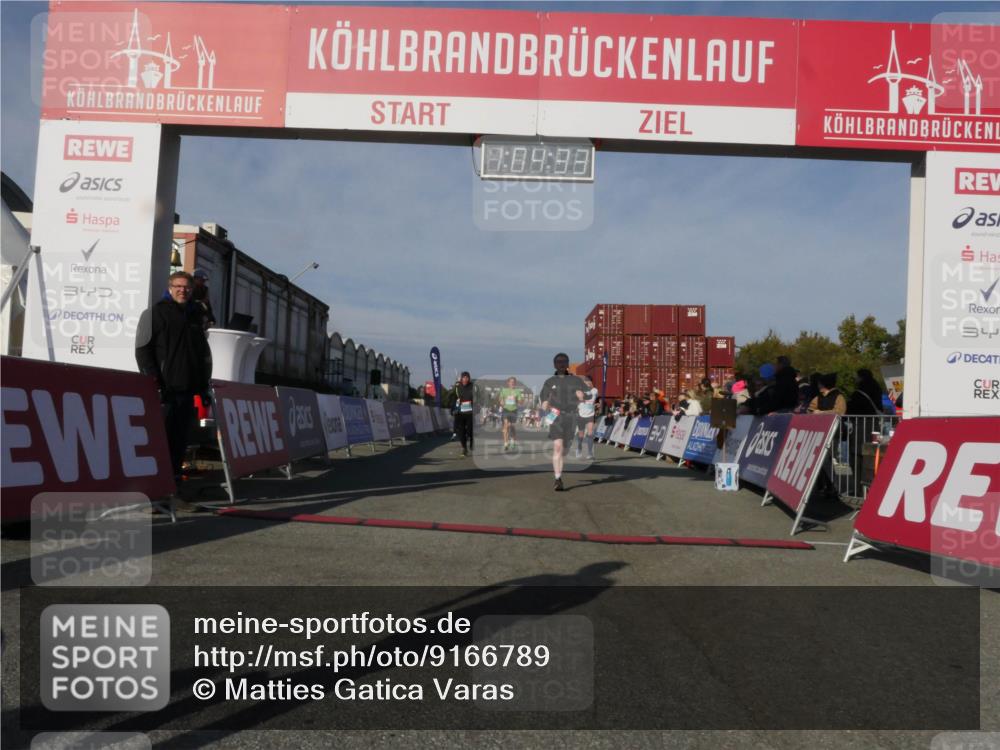 03.10.2025 - Köhlbrandbrückenlauf Matties Gatica Varas http://msf.ph/oto/9166789 03.10.2025 10:04:35 Ziel 1025, 1080, 2029, 3301, 3379, 3516, 3791 meine-sportfotos.de