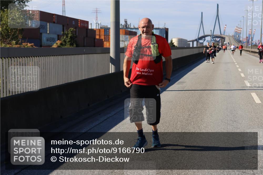 03.10.2025 - Köhlbrandbrückenlauf Strokosch-Dieckow http://msf.ph/oto/9166790 03.10.2025 13:22:06 Position 3  meine-sportfotos.de