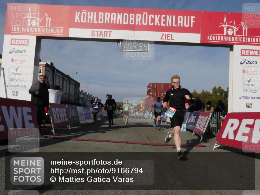 03.10.2025 - Köhlbrandbrückenlauf Matties Gatica Varas http://msf.ph/oto/9166794 03.10.2025 10:04:36 Ziel 1025, 1080, 2029, 2672, 3160, 3301, 3379, 3516, 3791 meine-sportfotos.de