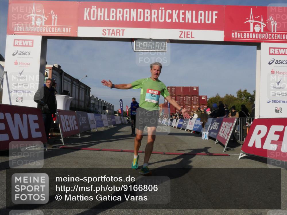 03.10.2025 - Köhlbrandbrückenlauf Matties Gatica Varas http://msf.ph/oto/9166806 03.10.2025 10:04:39 Ziel 1025, 1073, 1218, 1308, 1623, 2029, 2672, 2822, 3160, 3799 meine-sportfotos.de