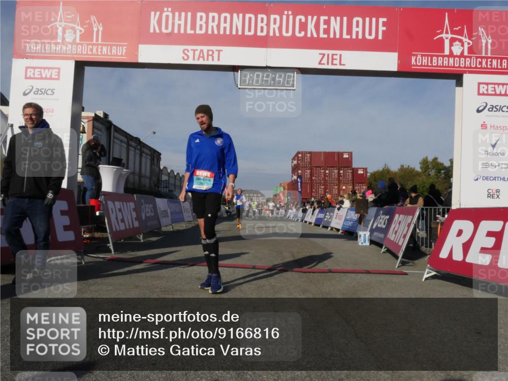 03.10.2025 - Köhlbrandbrückenlauf Matties Gatica Varas http://msf.ph/oto/9166816 03.10.2025 10:04:42 Ziel 1025, 1073, 1218, 1308, 1623, 2672, 2822, 3160, 3753, 3799 meine-sportfotos.de