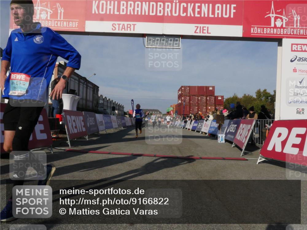 03.10.2025 - Köhlbrandbrückenlauf Matties Gatica Varas http://msf.ph/oto/9166822 03.10.2025 10:04:44 Ziel 1025, 1073, 1218, 1308, 1623, 2672, 2822, 3160, 3753, 3799, 3835 meine-sportfotos.de