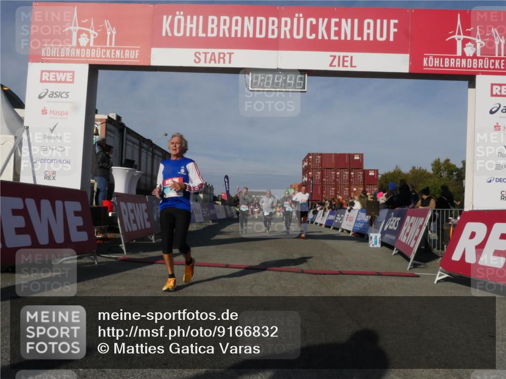 03.10.2025 - Köhlbrandbrückenlauf Matties Gatica Varas http://msf.ph/oto/9166832 03.10.2025 10:04:47 Ziel 1073, 1218, 1308, 1623, 2672, 2714, 2822, 3160, 3753, 3799, 3835 meine-sportfotos.de