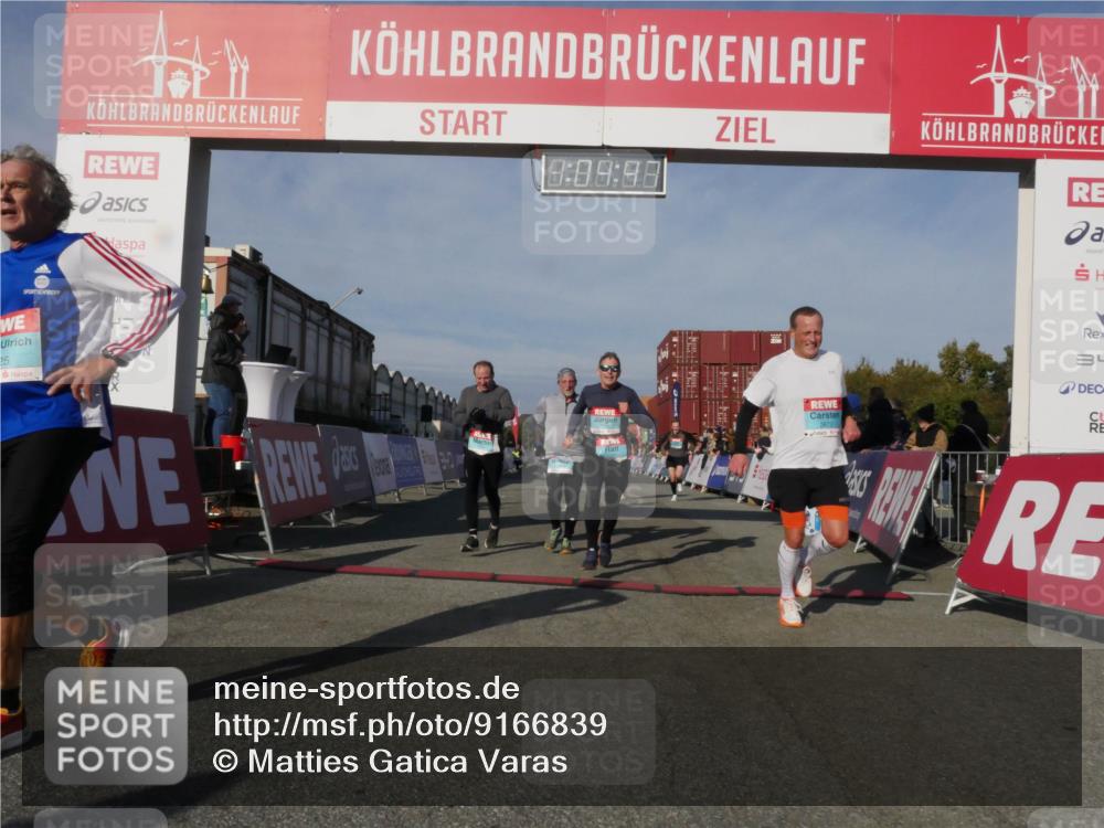 03.10.2025 - Köhlbrandbrückenlauf Matties Gatica Varas http://msf.ph/oto/9166839 03.10.2025 10:04:48 Ziel 1073, 1218, 1225, 1308, 1623, 2672, 2714, 2822, 3160, 3753, 3799, 3835 meine-sportfotos.de