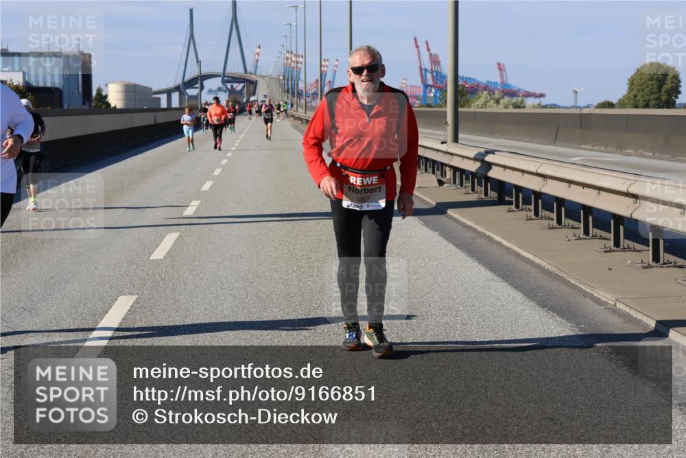 03.10.2025 - Köhlbrandbrückenlauf Strokosch-Dieckow http://msf.ph/oto/9166851 03.10.2025 13:22:44 Position 3 5327 meine-sportfotos.de