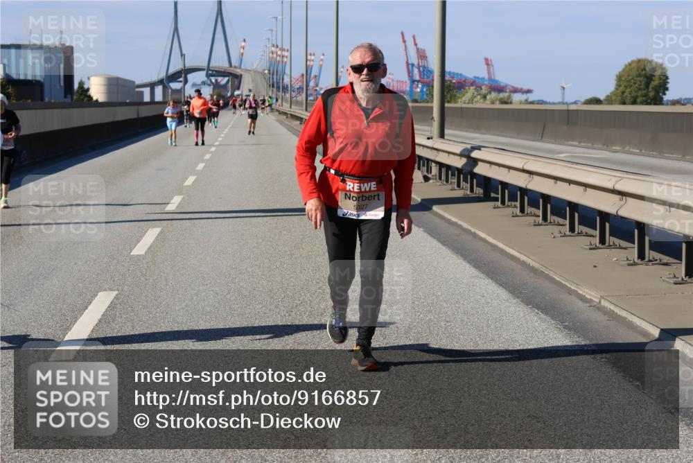 03.10.2025 - Köhlbrandbrückenlauf Strokosch-Dieckow http://msf.ph/oto/9166857 03.10.2025 13:22:44 Position 3 5327 meine-sportfotos.de