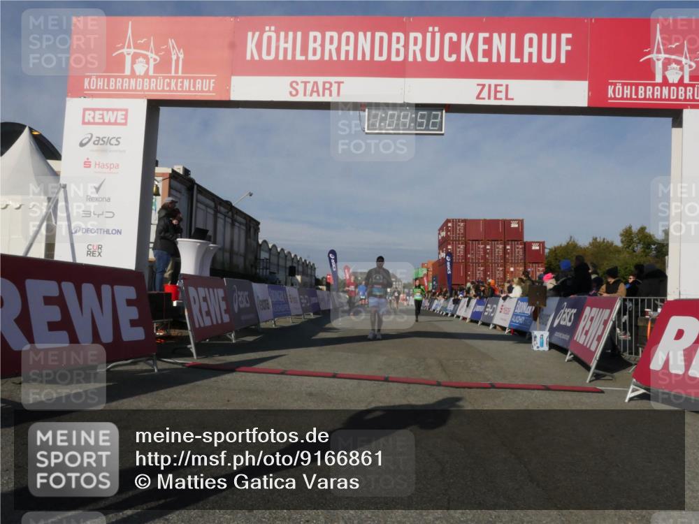 03.10.2025 - Köhlbrandbrückenlauf Matties Gatica Varas http://msf.ph/oto/9166861 03.10.2025 10:04:54 Ziel 1225, 1236, 1403, 1447, 2714, 3117, 3812, 3835 meine-sportfotos.de