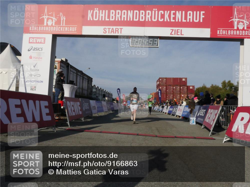 03.10.2025 - Köhlbrandbrückenlauf Matties Gatica Varas http://msf.ph/oto/9166863 03.10.2025 10:04:55 Ziel 1225, 1236, 1403, 1447, 2714, 3117, 3812, 3835 meine-sportfotos.de