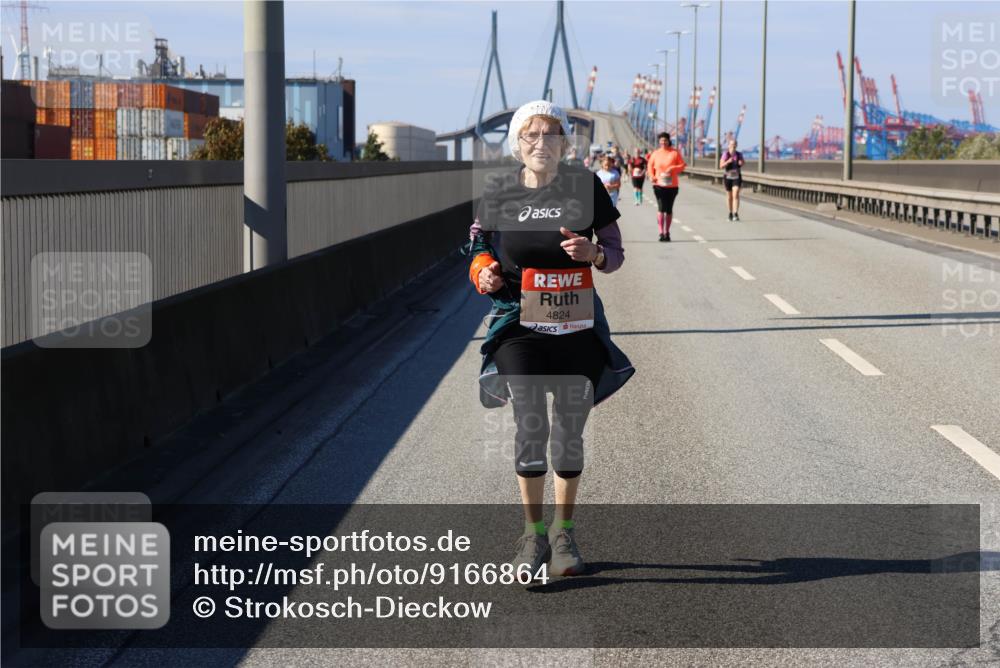 03.10.2025 - Köhlbrandbrückenlauf Strokosch-Dieckow http://msf.ph/oto/9166864 03.10.2025 13:22:50 Position 3 4824 meine-sportfotos.de