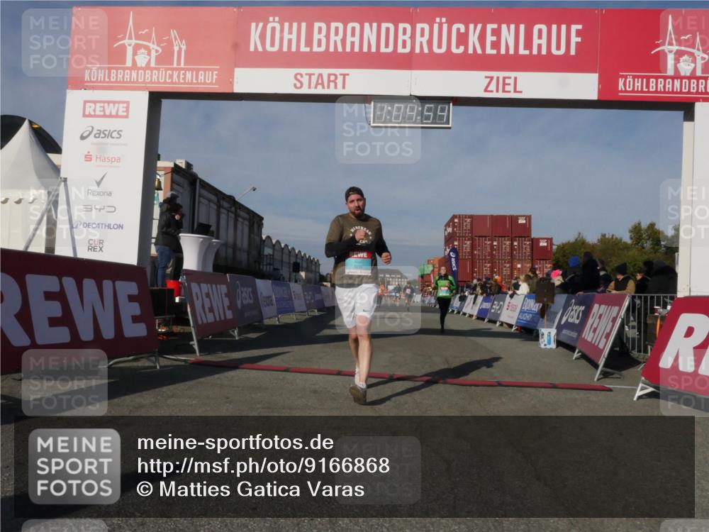 03.10.2025 - Köhlbrandbrückenlauf Matties Gatica Varas http://msf.ph/oto/9166868 03.10.2025 10:04:56 Ziel 1225, 1236, 1403, 1447, 1457, 2714, 3117, 3812, 3835 meine-sportfotos.de